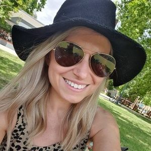 Meet your Posher, Mel